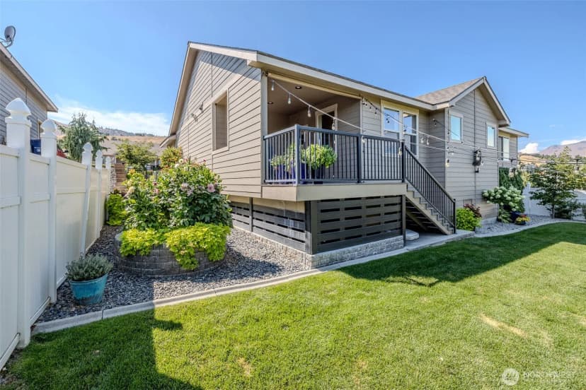 Property photo for 1413 Benoy Avenue, Wenatchee photo 28