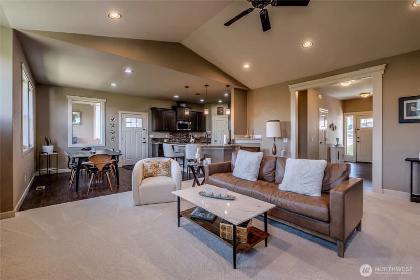 Property photo for 1413 Benoy Avenue, Wenatchee photo 12