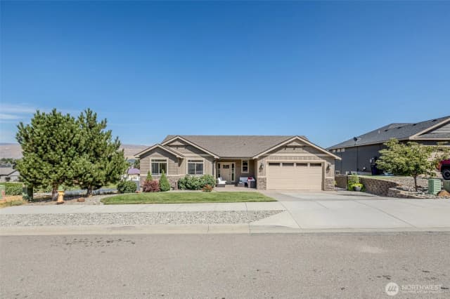 Property photo for 1413 Benoy Avenue, Wenatchee photo 3