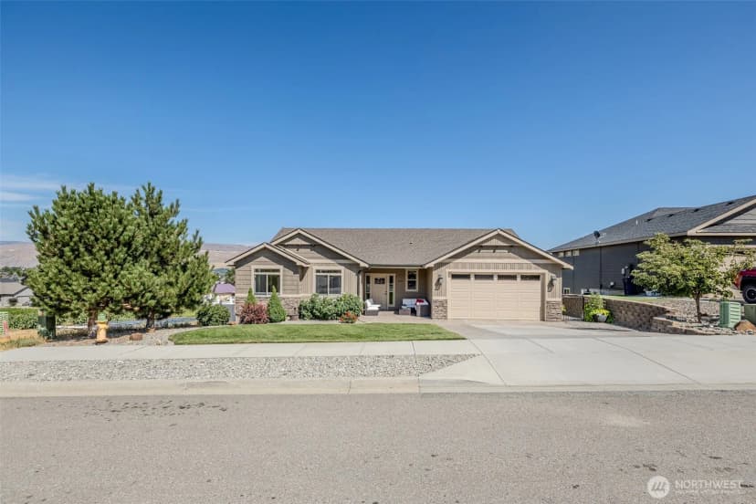 Property photo for 1413 Benoy Avenue, Wenatchee photo 3