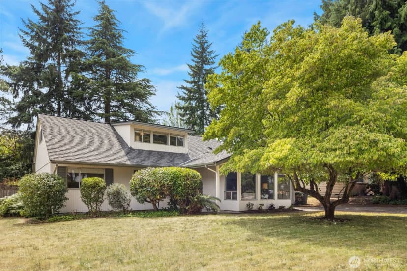 Property photo for 15327 Ne 1st Street, Bellevue
