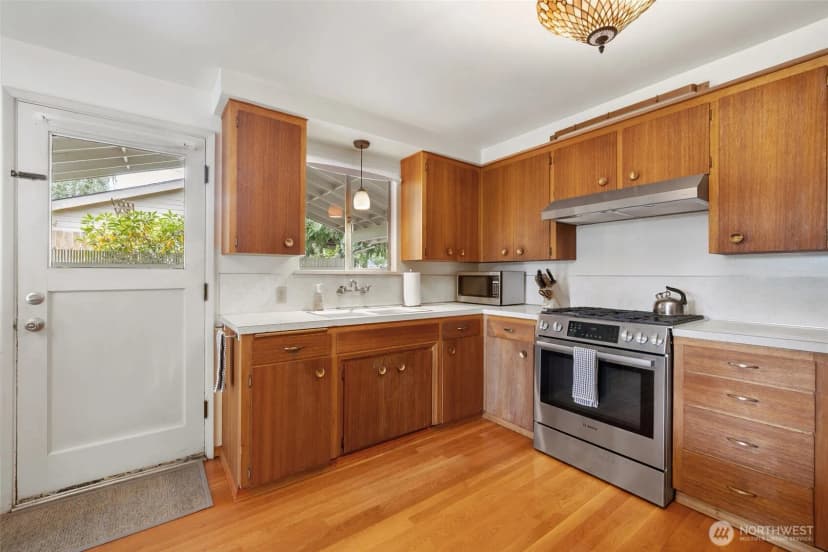 Property photo for 15327 Ne 1st Street, Bellevue photo 9