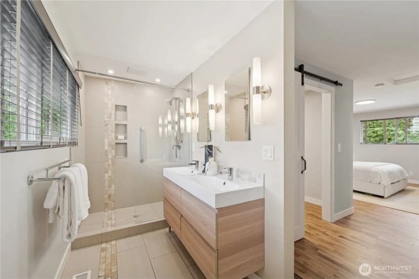 Property photo for 6545 33rd Avenue S, Seattle photo 10