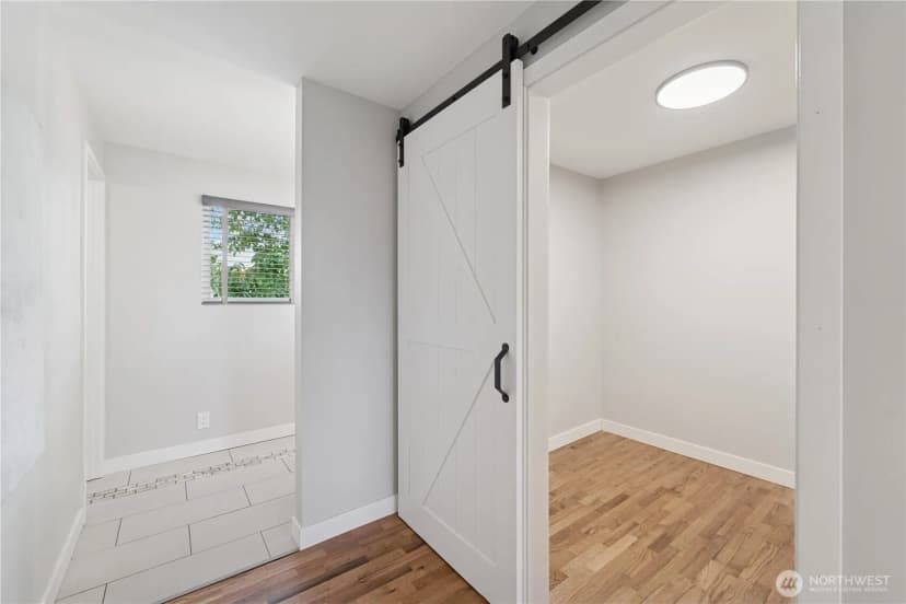 Property photo for 6545 33rd Avenue S, Seattle photo 11