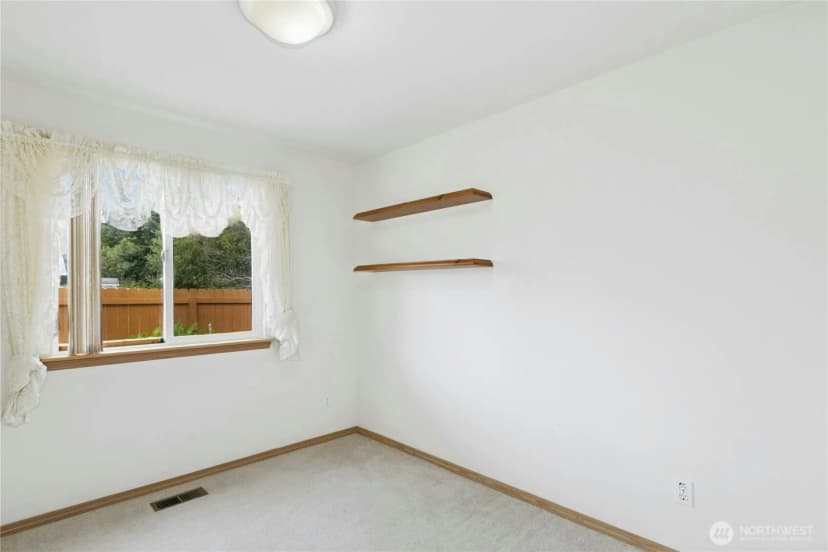 Property photo for 2360 Sw Vista Park Drive, Oak Harbor photo 14