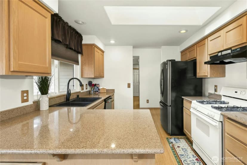Property photo for 2360 Sw Vista Park Drive, Oak Harbor photo 10