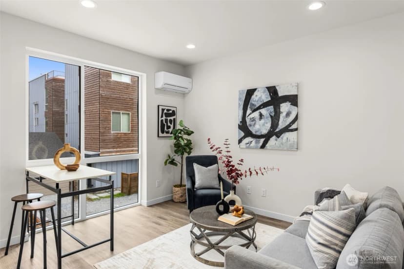 Property photo for 1124 B 13th Avenue, Seattle photo 5