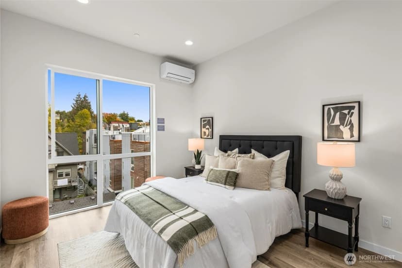 Property photo for 1124 B 13th Avenue, Seattle photo 13