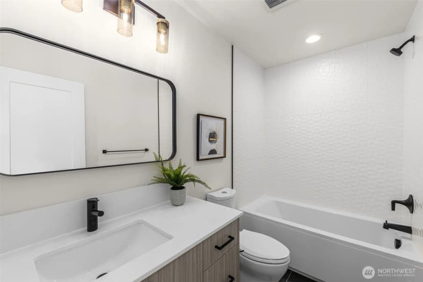 Property photo for 1124 B 13th Avenue, Seattle photo 10