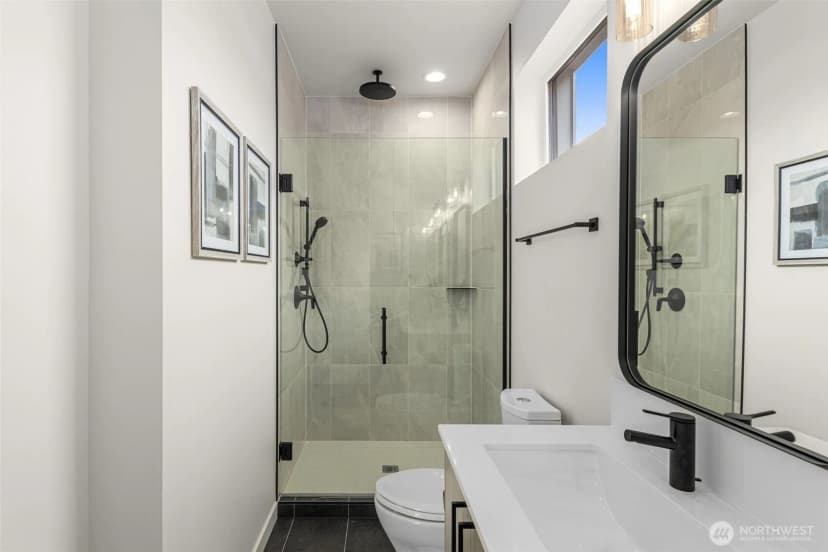 Property photo for 1124 B 13th Avenue, Seattle photo 15