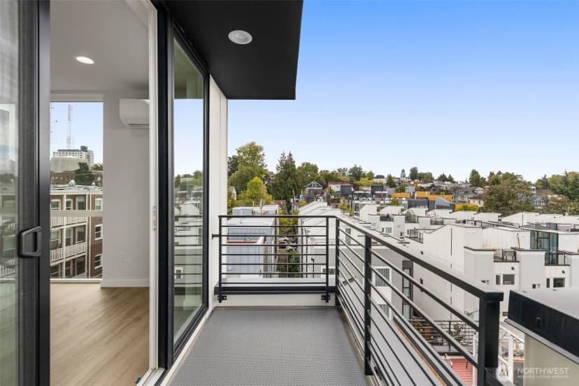 Property photo for 1124 B 13th Avenue, Seattle photo 18