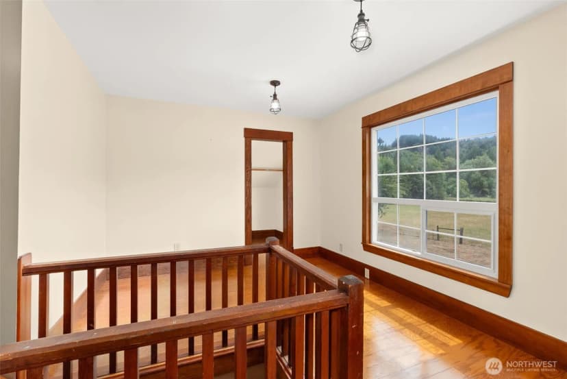 Property photo for 268 Big Hanaford Road, Centralia photo 17