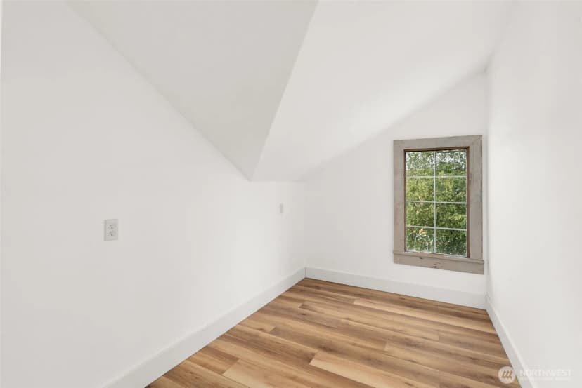 Property photo for 268 Big Hanaford Road, Centralia photo 21