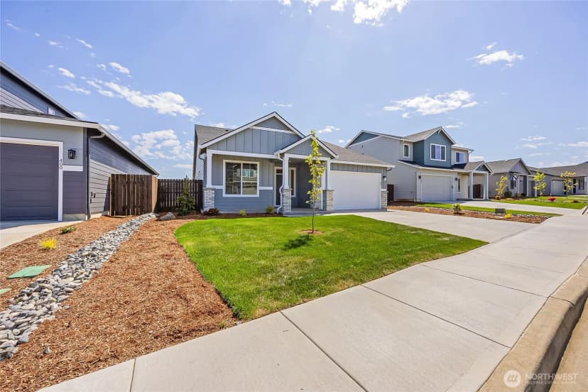 Property photo for 402 Pagget Avenue, Winlock photo 2