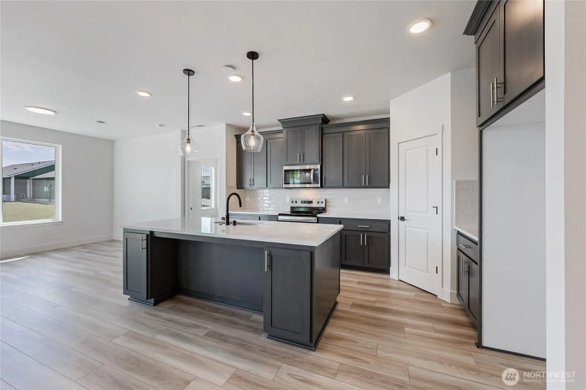 Property photo for 402 Pagget Avenue, Winlock photo 7