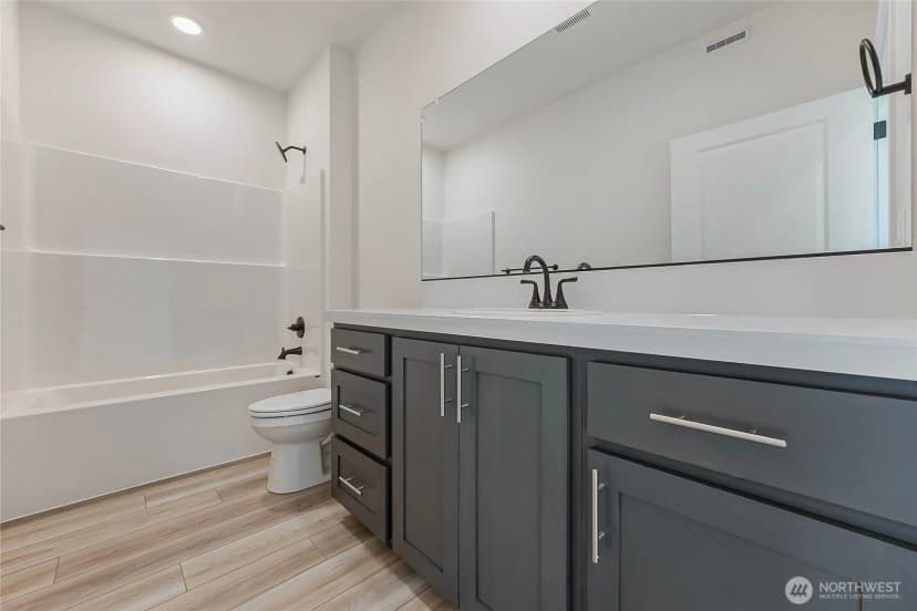 Property photo for 402 Pagget Avenue, Winlock photo 13