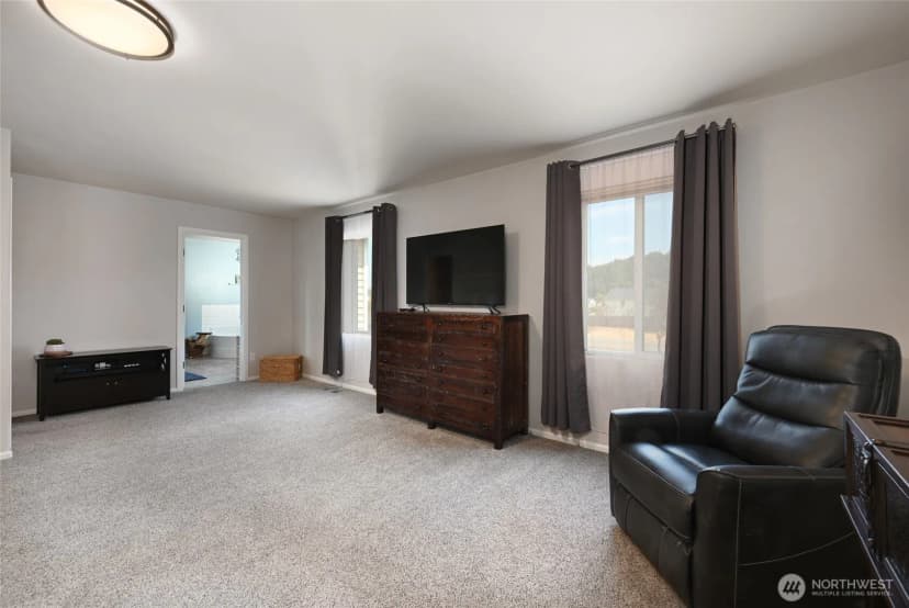 Property photo for 1114 Ross Avenue Nw, Orting photo 19