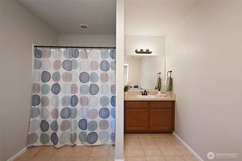 Property photo for 1114 Ross Avenue Nw, Orting photo 8