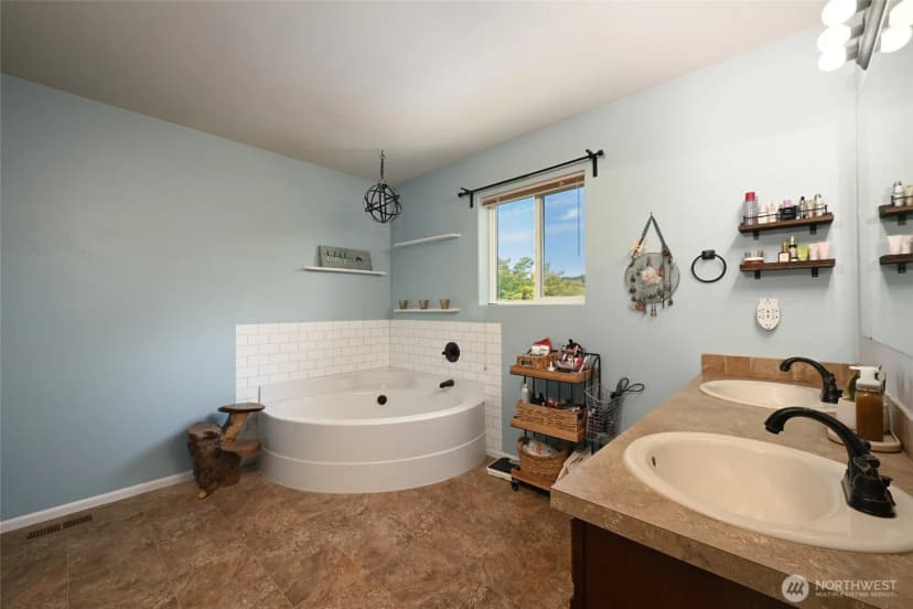 Property photo for 1114 Ross Avenue Nw, Orting photo 21
