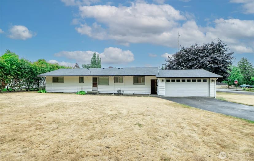 Property photo for 901 E Grover Street, Lynden photo 24