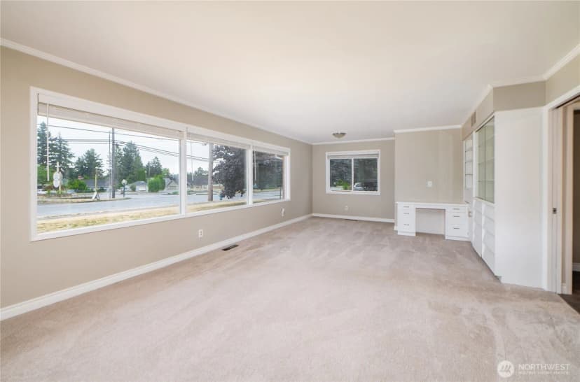 Property photo for 901 E Grover Street, Lynden photo 4