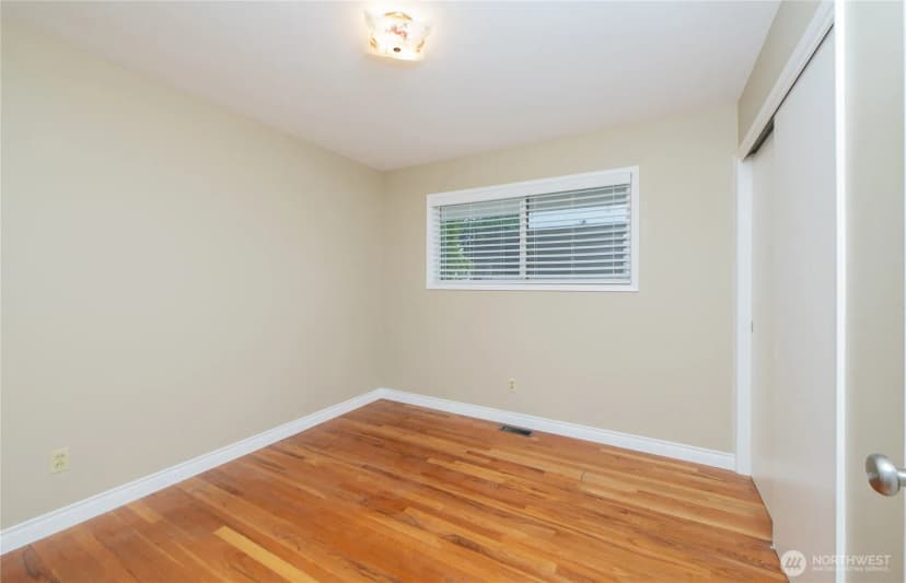 Property photo for 901 E Grover Street, Lynden photo 7