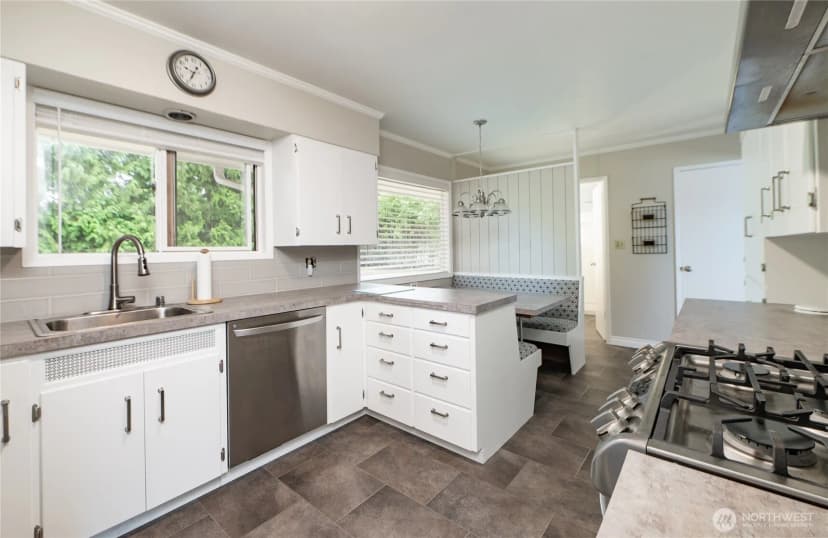 Property photo for 901 E Grover Street, Lynden photo 14