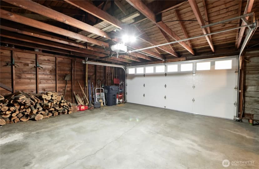 Property photo for 901 E Grover Street, Lynden photo 18
