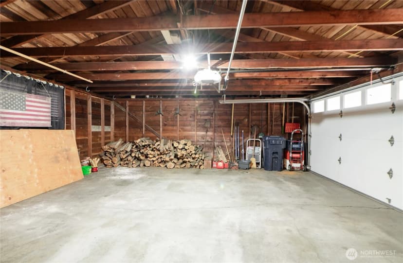 Property photo for 901 E Grover Street, Lynden photo 17