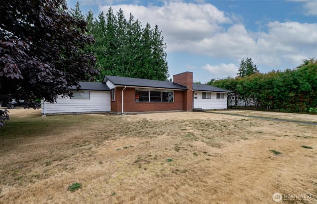 Property photo for 901 E Grover Street, Lynden