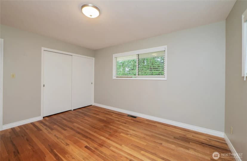 Property photo for 901 E Grover Street, Lynden photo 10