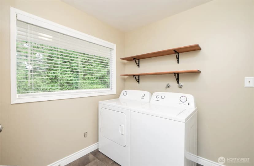 Property photo for 901 E Grover Street, Lynden photo 16