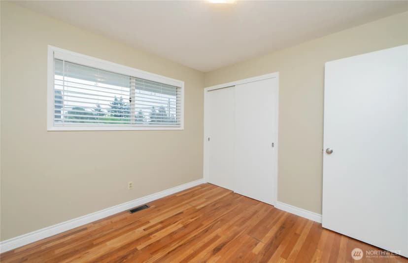 Property photo for 901 E Grover Street, Lynden photo 8