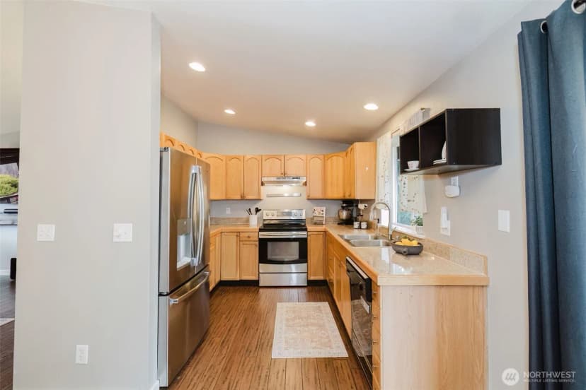 Property photo for 1116 Lower Marine Drive, Bremerton photo 11