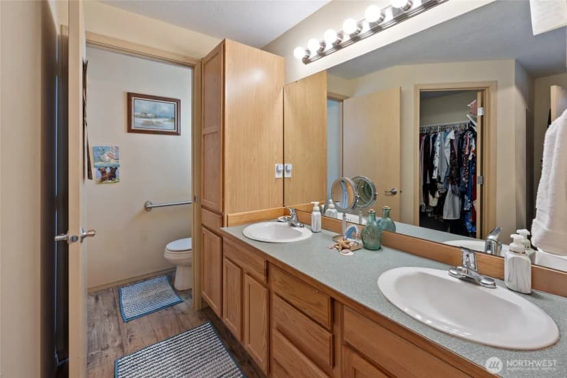 Property photo for 1713 Winterwood Drive, Centralia photo 20