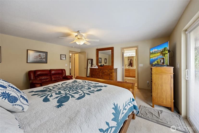 Property photo for 1713 Winterwood Drive, Centralia photo 16