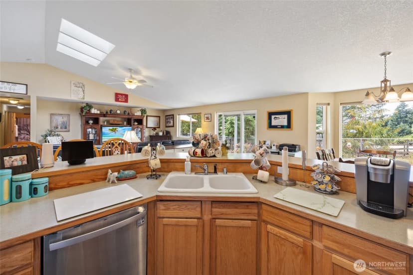 Property photo for 1713 Winterwood Drive, Centralia photo 26