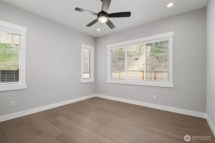 Property photo for 3701 95th Avenue E, Edgewood photo 10