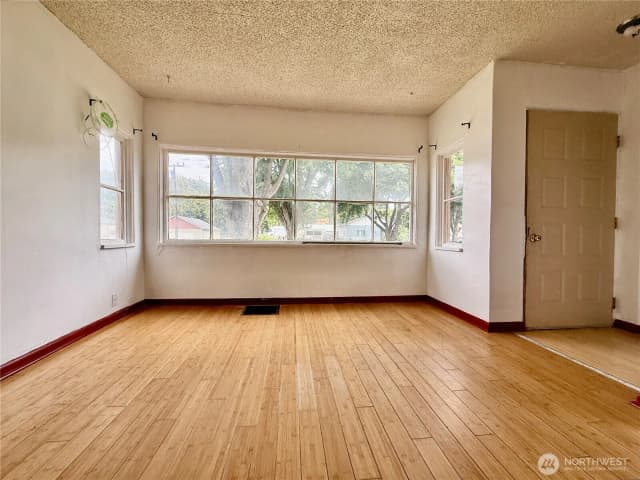 Property photo for 412 S 4th Street, Dayton photo 4