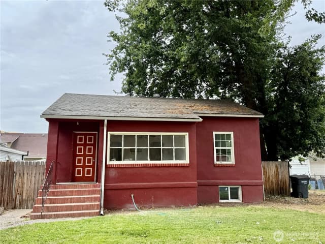 Property photo for 412 S 4th Street, Dayton photo 2