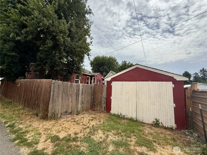 Property photo for 412 S 4th Street, Dayton photo 24