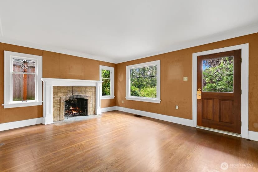 Property photo for 4725 4th Avenue Ne, Seattle photo 5