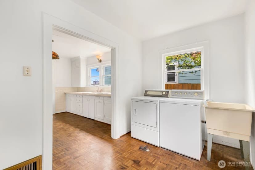 Property photo for 4725 4th Avenue Ne, Seattle photo 14