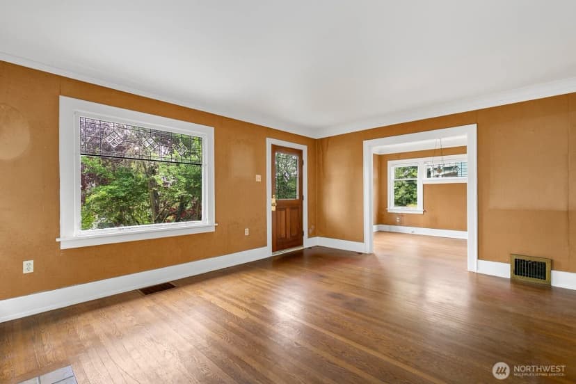 Property photo for 4725 4th Avenue Ne, Seattle photo 6