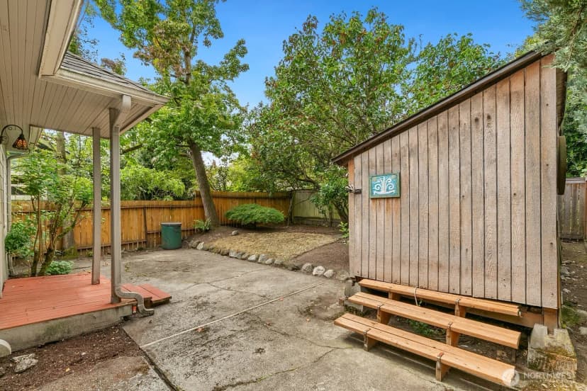 Property photo for 4725 4th Avenue Ne, Seattle photo 25