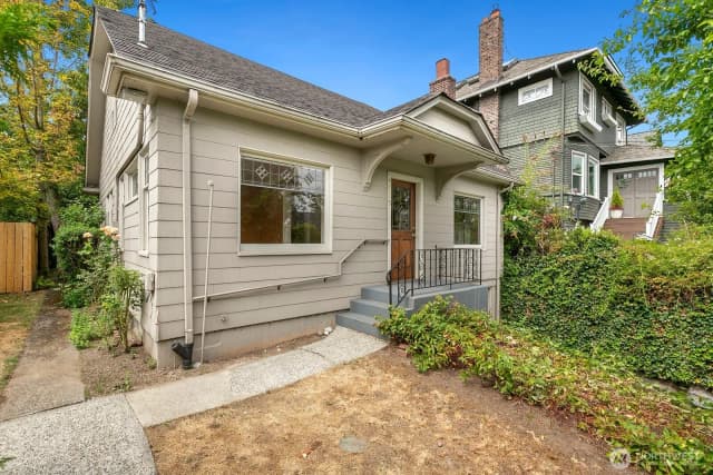 Property photo for 4725 4th Avenue Ne, Seattle photo 3