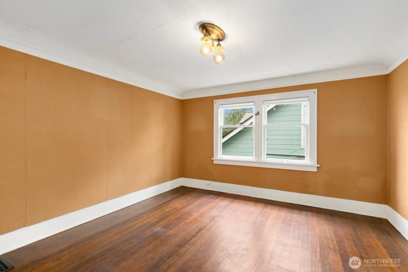 Property photo for 4725 4th Avenue Ne, Seattle photo 17