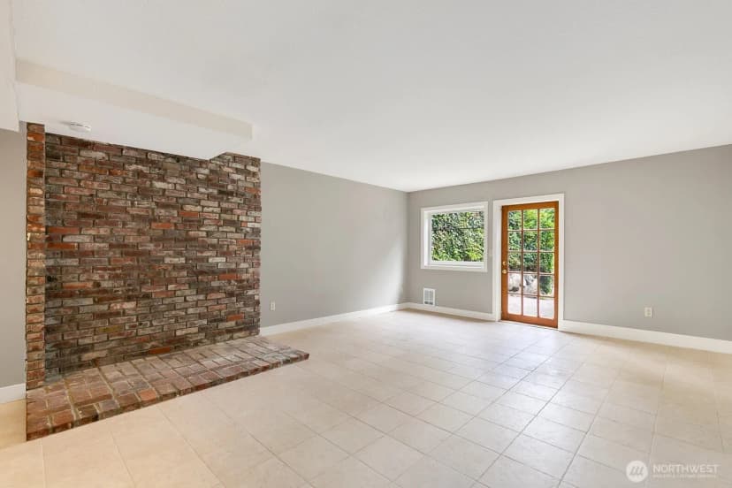 Property photo for 4725 4th Avenue Ne, Seattle photo 20
