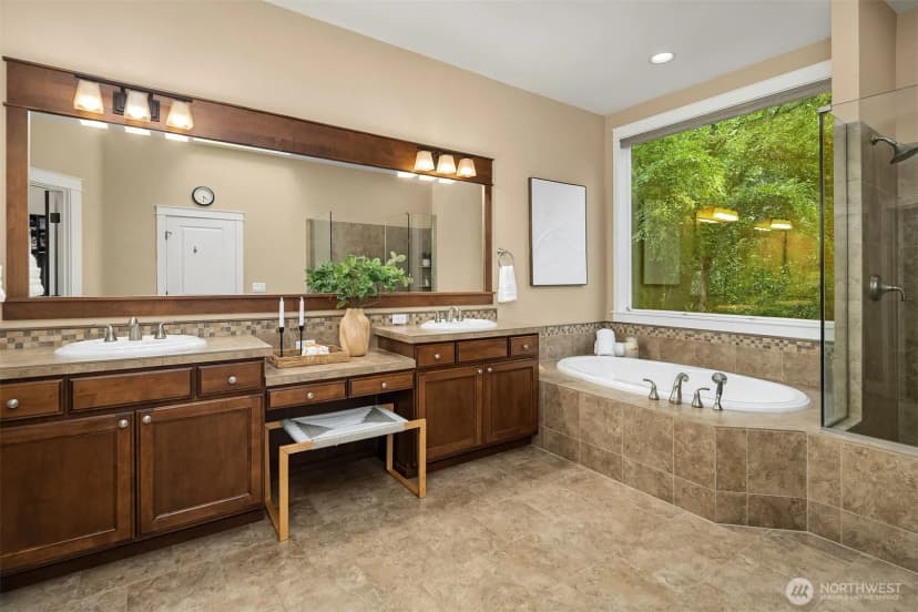 Property photo for 3493 Ne Harrison Street, Issaquah photo 15