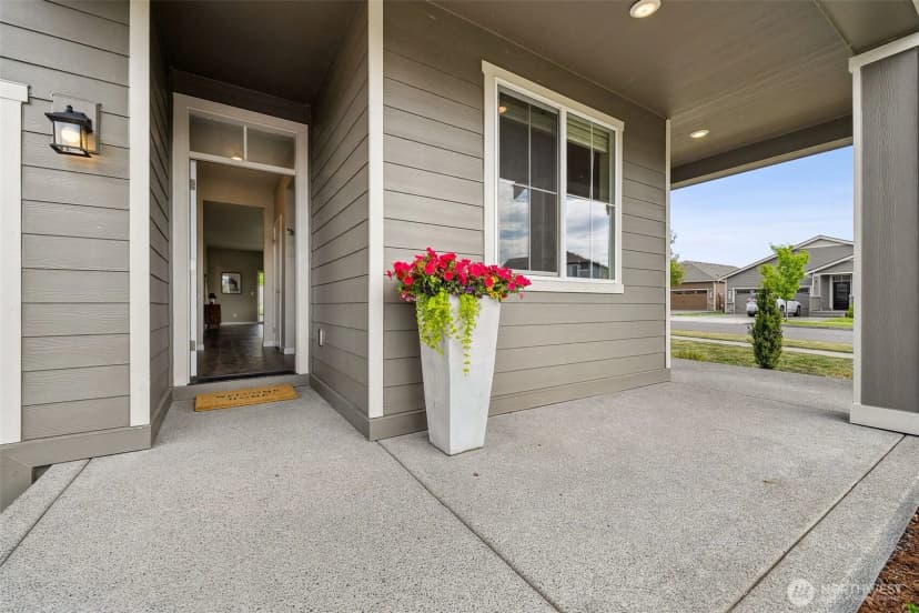 Property photo for 233 Franks Lane N, Enumclaw photo 2
